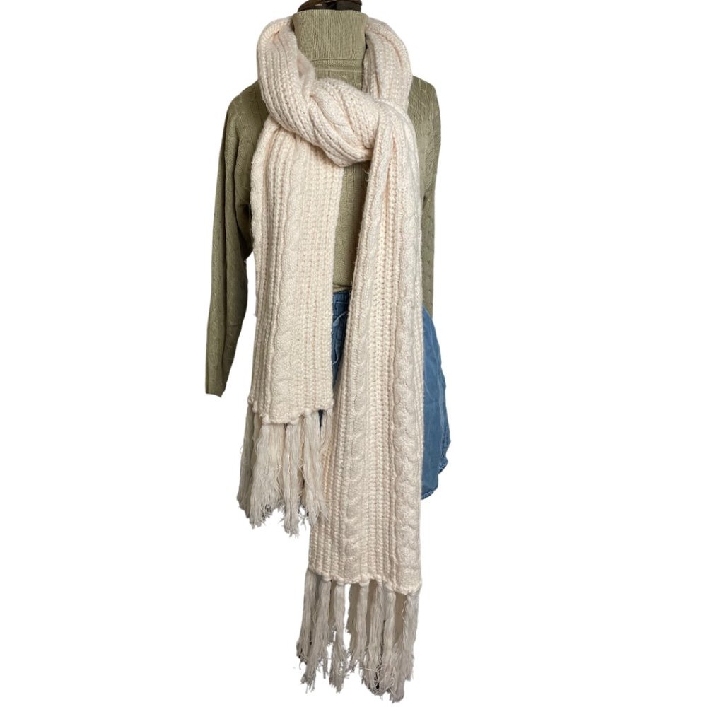 NWT Torrid powder puff chunky cable knit scarf cream NWT